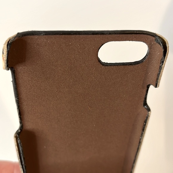 Authentic Gucci Bloom iPhone6 phone case. - Picture 4 of 8